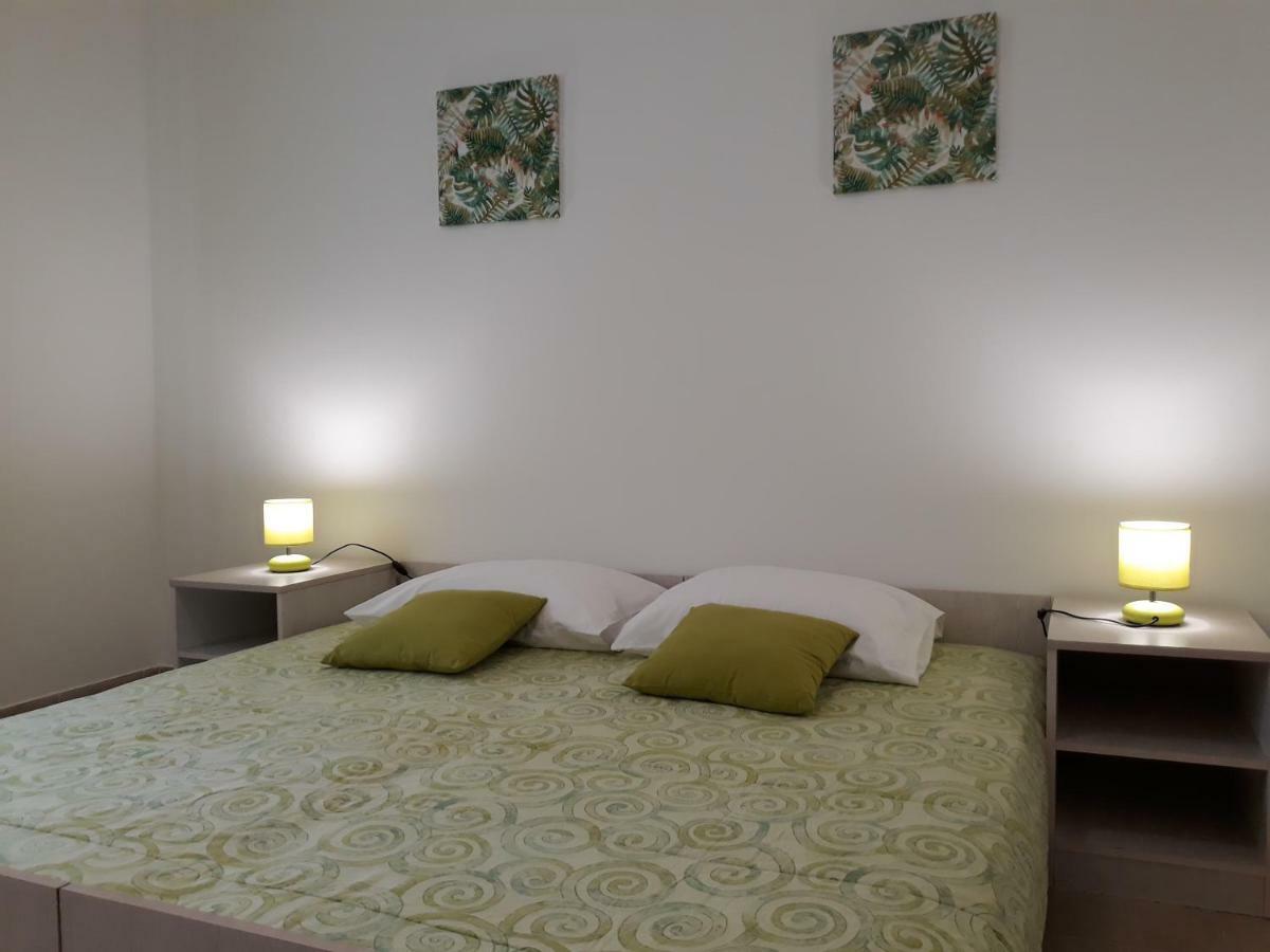 Apartments Jelicic Biograd Na Moru Exterior photo